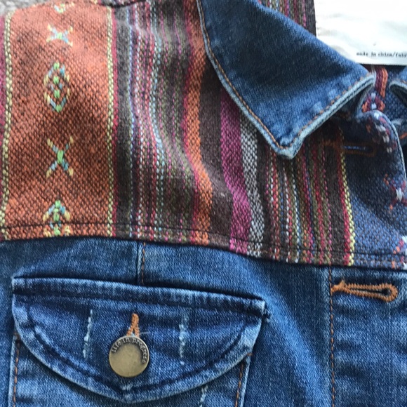 Denim jacket with southwest trim M - Picture 2 of 4